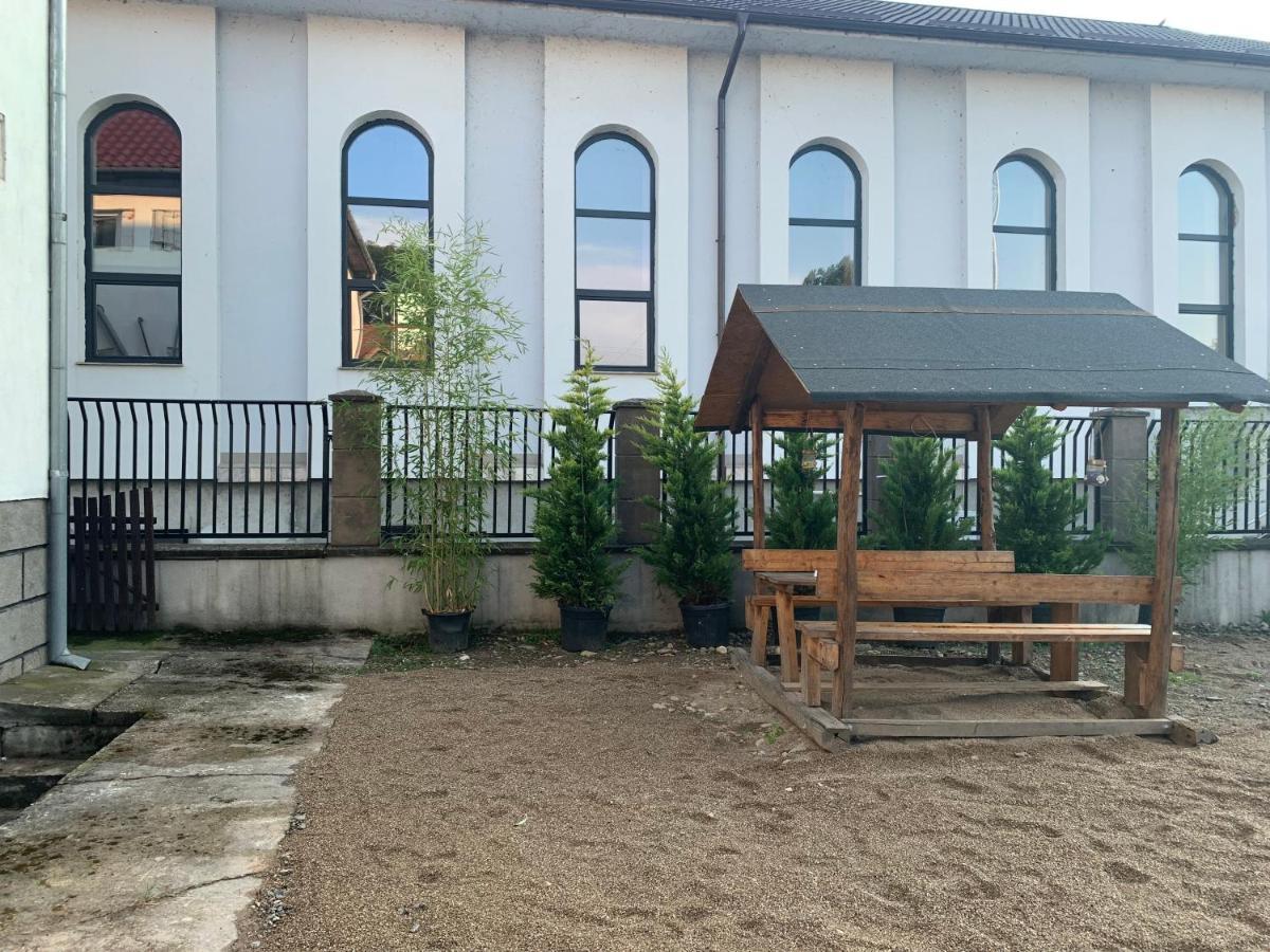 Master Adventure Guest House Vadu Crisului Esterno foto